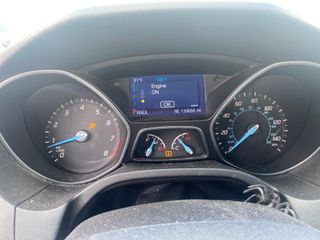 2014 Ford Focus SE - Interior Full Dashboard Image